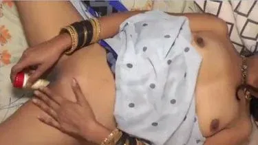 Bhabhi’s big dildo pussy massage in XXX MMS