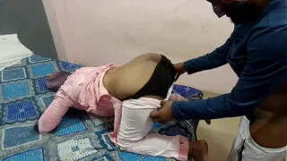 Slim Babe’s Pussy Fingered by Desi Hindi Sex Video Brother