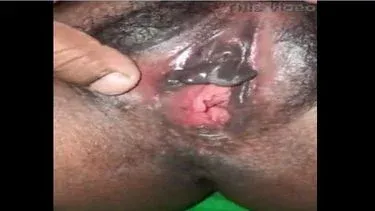Tamil housewife’s hairy pussy in XXX MMS
